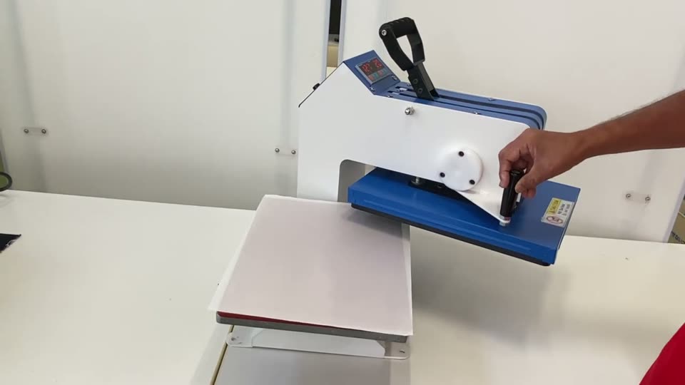 上ゴテを横にスイングさせたJL-PL003CⅡ。作業台の上が広く空く